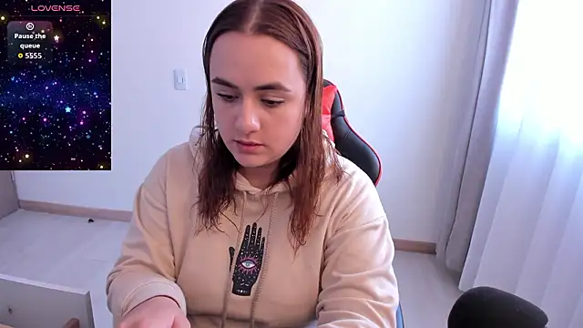 maryluna95 online show from February 4, 4:32 pm