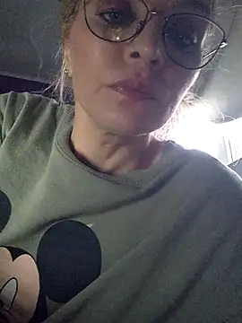 BritneyHudson online show from February 10, 4:32 pm