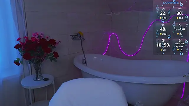 Hayle Hill online show from April 15, 2:01 am