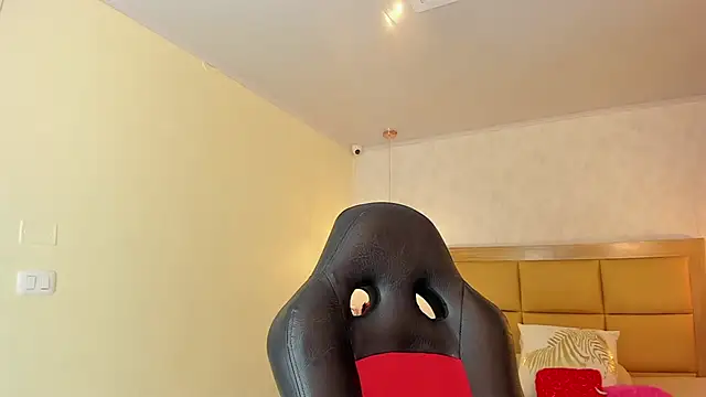 LARSONMIA online show from March 16, 12:31 pm