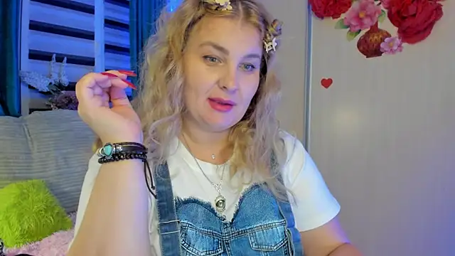 CoraSwon online show from September 30, 6:57 pm