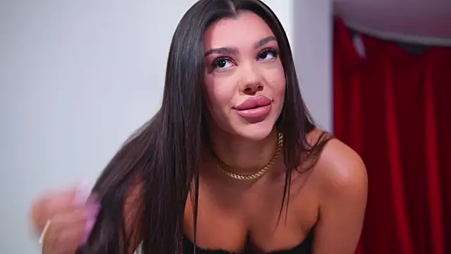 NatyDesiree online show from September 18, 7:18 am