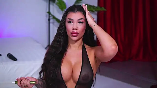 NatyDesiree online show from October 4, 9:15 am