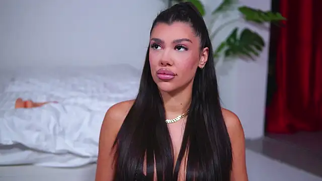 NatyDesiree online show from September 25, 7:40 am