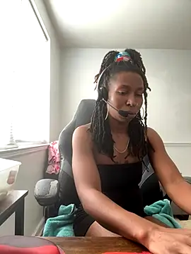 LeyaHoneybuns online show from October 28, 3:51 pm