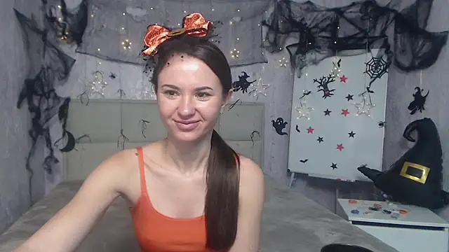 Snapshot of KaraCriegs chatting on October 20, 7:06 pm KaraCriegs online show from October 20, 7:06 pm