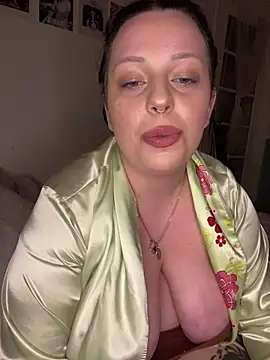 Snapshot of milkyhonybaby chatting on September 17, 11:36 pm milkyhonybaby online show from September 17, 11:36 pm