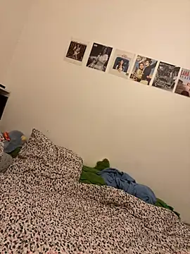 Snapshot of milkyhonybaby chatting on October 25, 10:49 pm milkyhonybaby online show from October 25, 10:49 pm