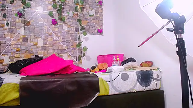 MaidenGame online show from November 18, 3:35 pm