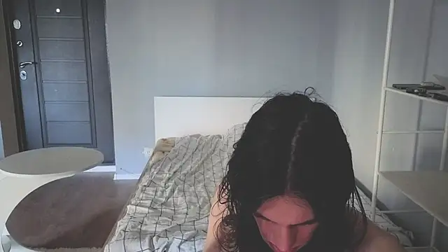 mollymila online show from July 17, 1:48 pm