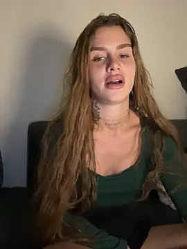 EmiliaCatalina online show from April 2, 11:57 pm