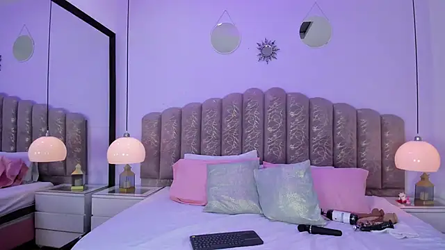 victoria cooper3 online show from February 2, 12:15 pm