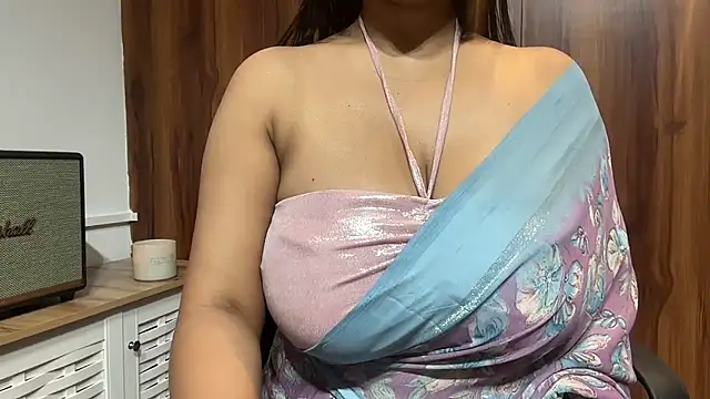 julie 08 online show from January 5, 6:22 pm