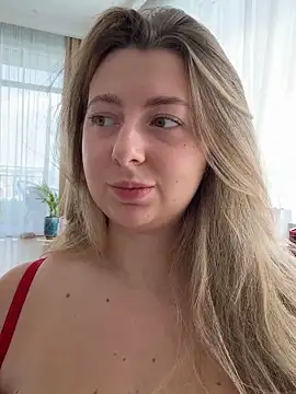 curvyflawless online show from September 13, 8:00 am