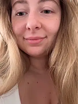 curvyflawless online show from October 16, 8:06 am