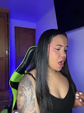 leila 22 online show from April 3, 8:01 am