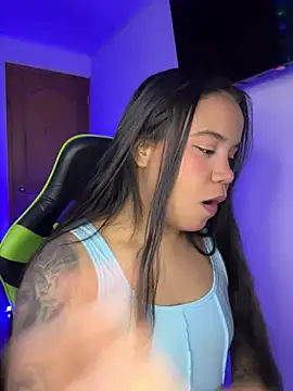 leila 22 online show from February 4, 7:33 am