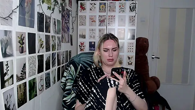 CapriScorpion online show from March 3, 1:28 pm