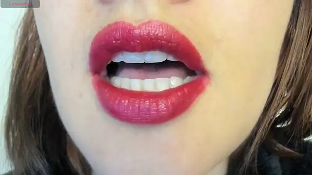 queen fetish online show from April 11, 3:27 pm