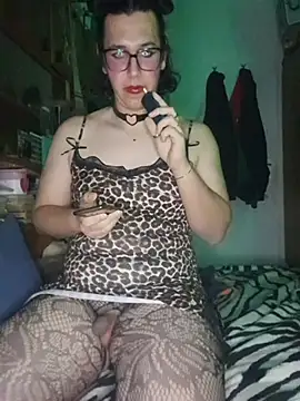 Snapshot of Daisy_150 chatting on October 12, 8:33 pm Daisy 150 online show from October 12, 8:33 pm