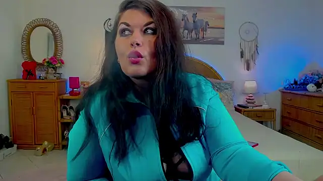 EllenGrace online show from May 28, 8:34 am