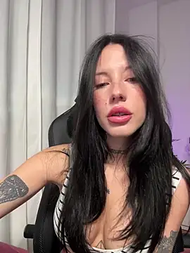 BellaGiaxx online show from December 17, 3:49 pm