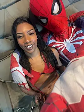 Naomisalles online show from April 14, 10:10 pm