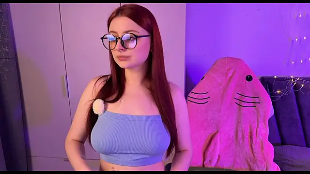 RozieRose online show from October 1, 4:50 am