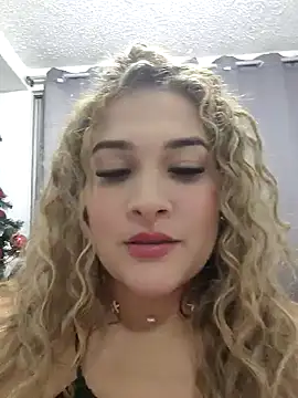 Sara smiiith211 online show from January 11, 1:21 am