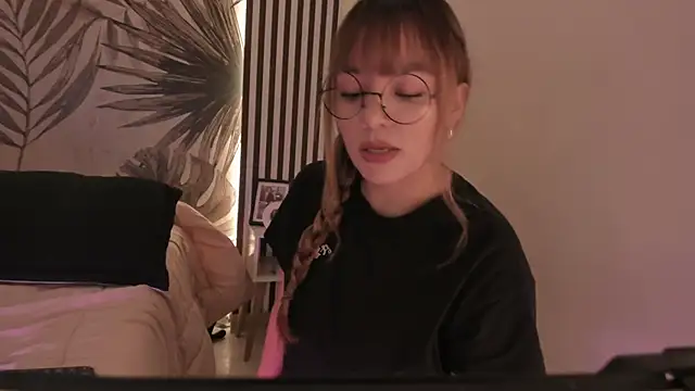 Samaantha-White online show from March 30, 11:43 am