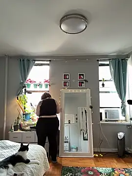 sylviahhh online show from June 11, 8:27 pm