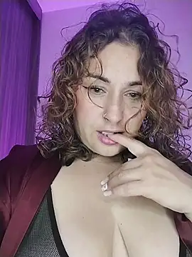 saara queen  online show from November 2, 5:11 am