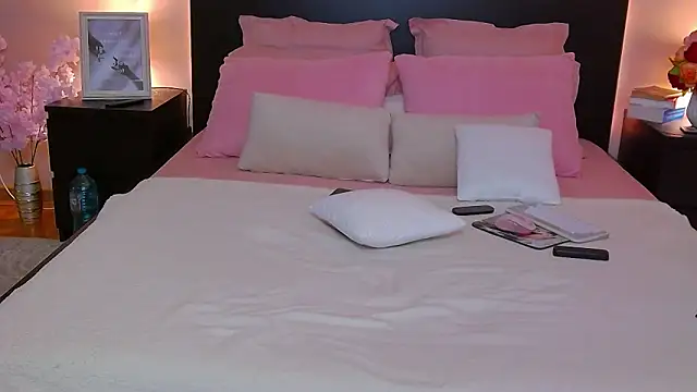 AyanaJoy online show from January 16, 9:00 pm