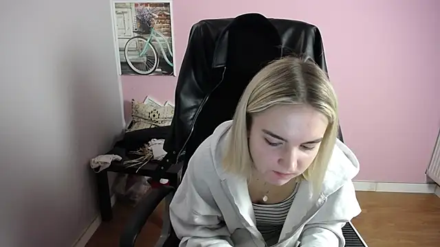 viktoria lovely online show from April 17, 6:59 am