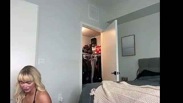 ElenaErickson online show from February 18, 8:41 pm