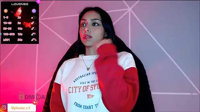 lilylouisee online show from February 14, 10:45 pm