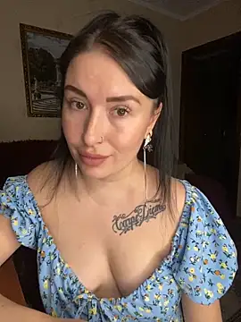 Roxana Bell online show from November 15, 8:43 pm