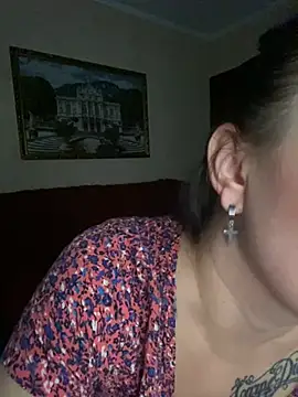 Roxana Bell online show from February 7, 9:18 pm