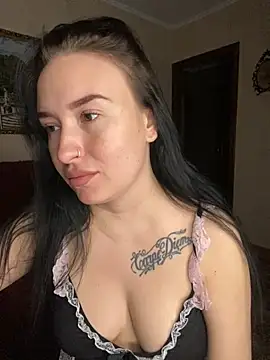 Roxana Bell online show from April 8, 5:04 pm