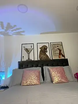 exoticcute online show from March 11, 9:17 pm