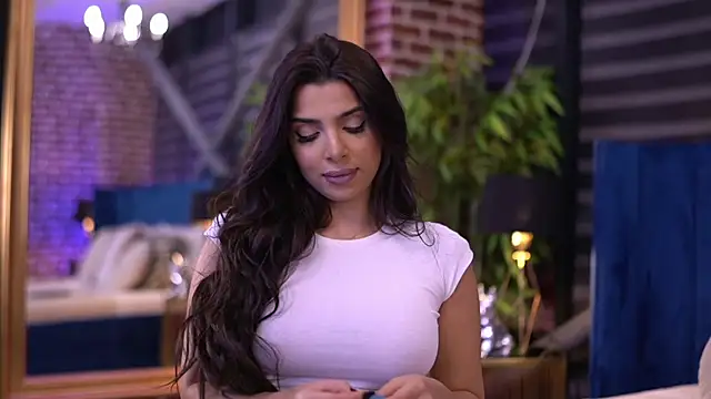 NicoleCellini online show from November 12, 7:01 pm