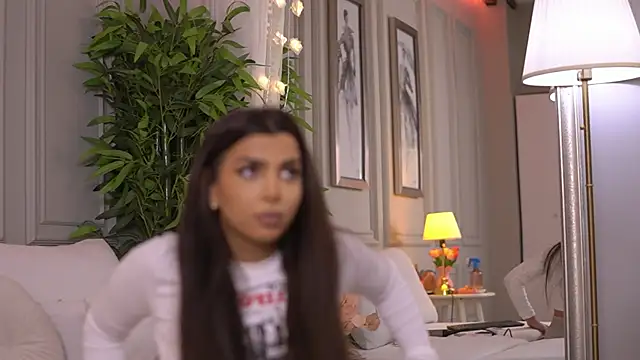 NicoleCellini online show from March 31, 5:02 pm