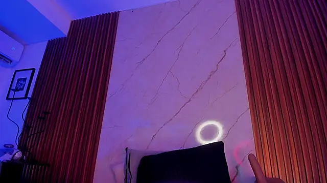 Emiilycollins online show from November 20, 1:17 am