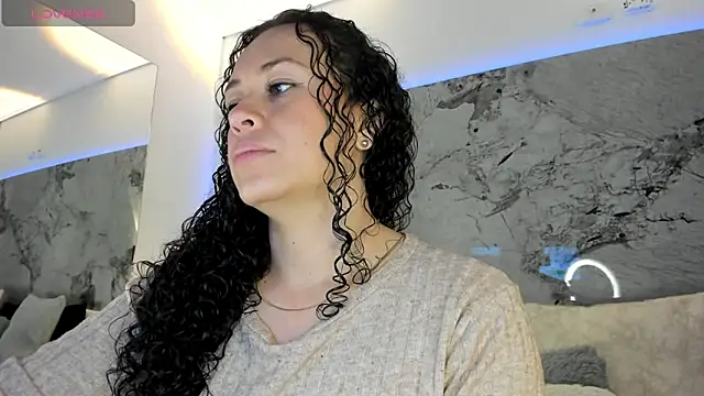 LIZ HOLMES online show from November 25, 10:39 am