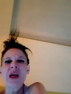 Snapshot of michele462 chatting on September 30, 9:37 am michele462 online show from September 30, 9:37 am