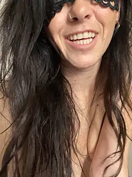 EmySkinny85 online show from February 11, 9:16 pm