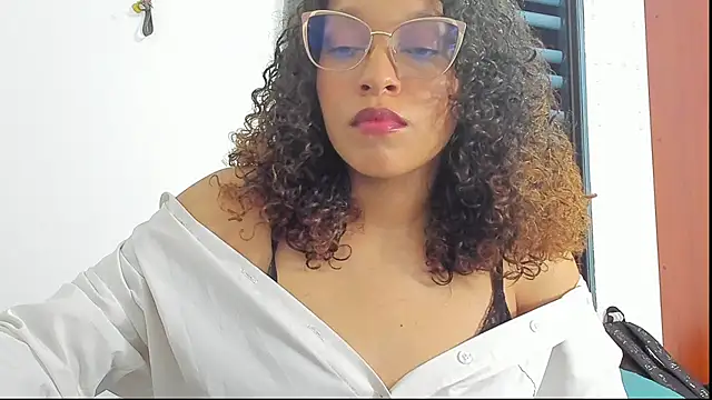 Snapshot of Ada_gales_ chatting on October 29, 3:44 am Ada gales  online show from October 29, 3:44 am