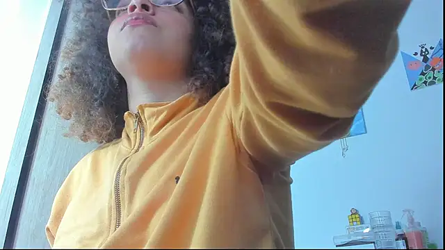 Snapshot of Ada_gales_ chatting on September 25, 4:11 am Ada gales  online show from September 25, 4:11 am