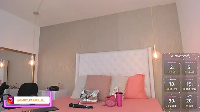 emily parkerr online show from February 8, 3:27 pm