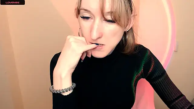 Snapshot of AmandaSell chatting on October 15, 9:01 am AmandaSell online show from October 15, 9:01 am
